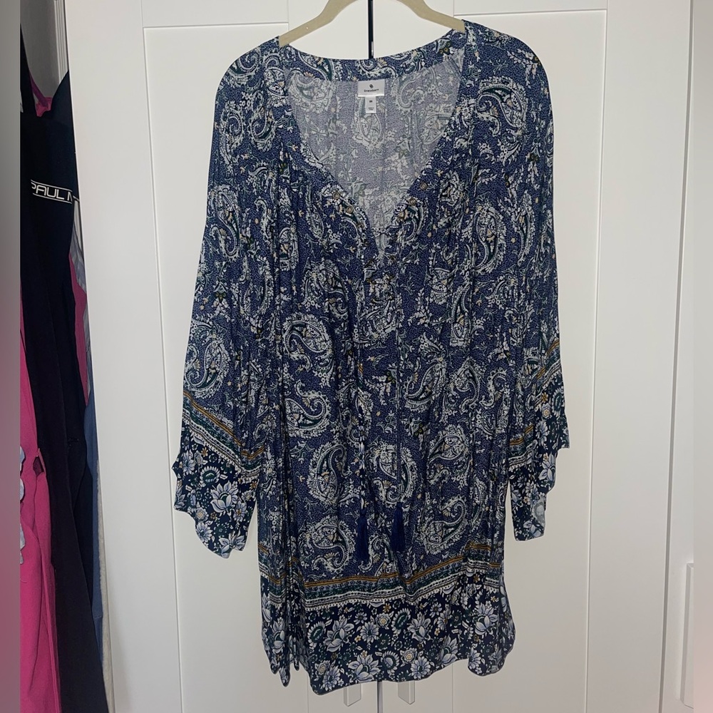 Dressbarn Blue Tunic Top with Elegant Design